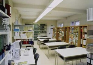 Oberer Lesesaal (Anorganische Chemie) : Dresden-Südvorstadt, Mommsenstraße 6 (Fritz-Foerster-Bau der TU Dresden). Sächsische Landesbibliothek - Staats- und Universitätsbibliothek Dresden. Zweigbibliothek Chemie. Oberer Lesesaal (Anorganische Chemie)