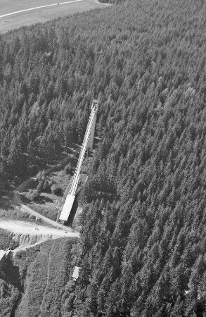 Schönwald: Sprungschanze, allein im Wald