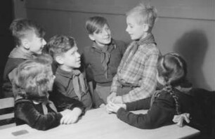 Reportage über Schüler und Lehrer der Schule am Spittelmarkt : Schüler im Gespräch