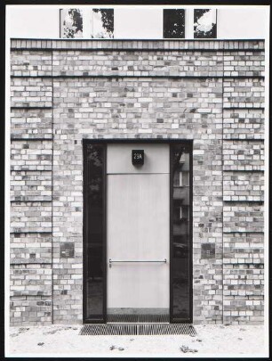 Engelhardt Hof, Berlin: Detail des Eingangs von Bauteil C (Wohnbau) Christstr.
