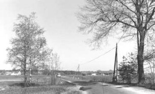 Rietschen-Viereichen. Ehem. Mühlenstandort, rechts der Straße, Häusergruppe Linda