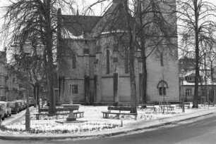 Benennung der neugestalteten Platzanlage bei der altkatholischen Christi-Auferstehungskirche als Ökumenplatz