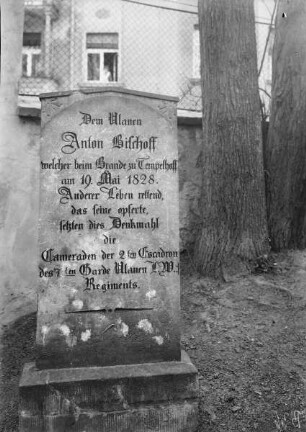 Grabstein des Anton Bischoff (+1828)