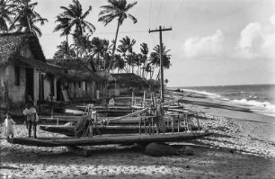 Pernambuco : Blick auf den Strand von Pernambuco mit einigen Booten.