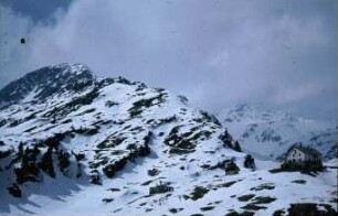Gebäude in alpiner Region