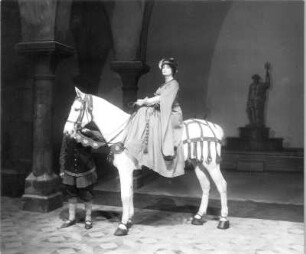 Undine. Oper von Albert Lortzing. Staatsoper Dresden, Neueinstudierung 24.1.1928 : Liesel von Schuch als Bertalda zu Pferd