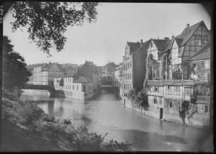 Hannover, Wohnhäuser : Hannover. Fachwerkhäuser an der Gabelung der Leine (Am hohen Ufer, südliches Ende der Straße)