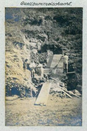 Foto des Quellsammelschachts für den Wasserleitungsbau Schnierlach (Lapoutroie) - Eschelmer (Hachimette)