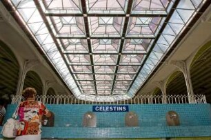 Frankreich. Auvergne. Allier. Vichy. Le Hall des Sources. Trinkhalle mit allen fuenf Quellen