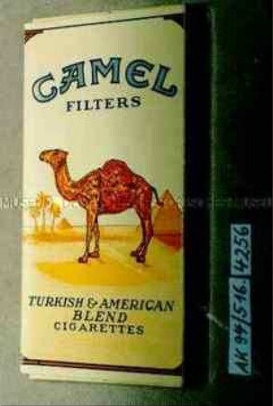 Pappschachtel für "CAMEL FILTERS TURKISH AND AMERICAN BLEND CIGARETTES"