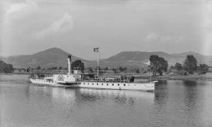Personen-Seitenraddampfer "John Penn" (1864, Werft Blasewitz) in Fahrt bei Libochwan (Libochvany)