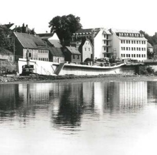 Colditz. Rochlitzer Straße. Ufermauer (im Neuaufbau) an der Mulde