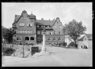Schöneck/Vogtland. Rathaus. Straßenansicht