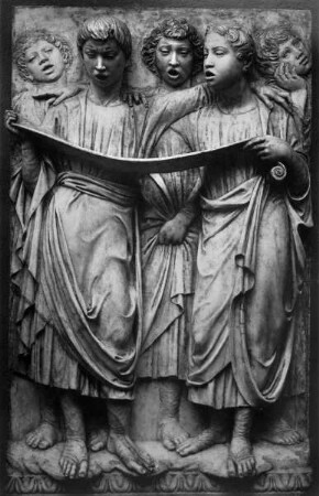 Reliefs der Sängerkanzel (ehemals über der nördlichen Sakristei im Dom) — Singende Knaben