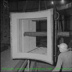 Montage der Messsäule im Forschungsreaktor 2 (FR 2)
