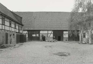 Mobschatz, Vierseithof : Mobschatz (Kreis Meißen-Radebeul), Vierseithof, Dorfplatz 1, nach 1816, 1855, Hofansicht der Scheune