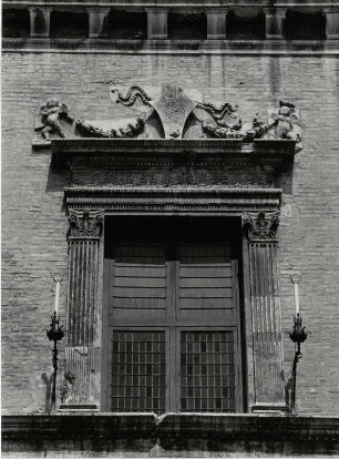 Fenster am Herzogspalast, Pesaro