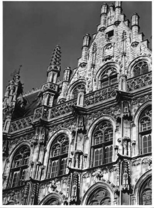 Giebel des Rathauses, Oudenaarde, Flandern, Belgien