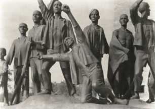 Weimar. Nationale Gedenkstätte Buchenwald auf dem Ettersberg. Buchenwald-Denkmal (F. Cremer). Teilansicht