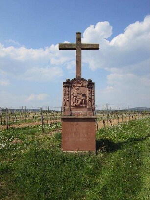 Wallfahrtskreuz der Schmerzhaften Mutter (Wegekreuz); Geisenheim, Rothenberg