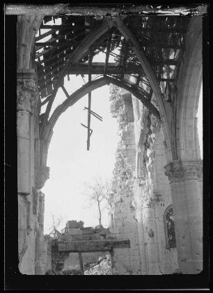 Kirchenruine Givenchy-en-Gohelle (Dep. Pas-de-Calais, Frankreich)