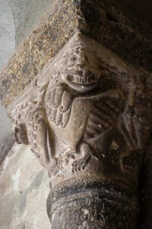 Frankreich. Auvergne. Haute Loire. Le Puy en Velay. Cathedrale Notre Dame. Romanischer Stil. UNESCO Weltkulturerbe. Cloitre. Kreuzgang. Kapitell