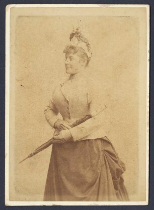 Porträt Therese Malten : Porträt Therese Malten (1855-1930; Sopranistin). Fotografie, Cabinet (Albuminpapier auf chamois bezogenem Karton) aus dem Atelier von Wilhelm Höffert. Dresden, um 1890
