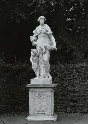 Flora mit Putto
