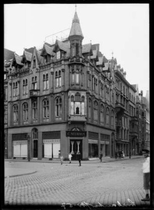 Köln, Altstadt-Nord, Eckhaus Brabanter Straße 57 / Antwerpener Straße