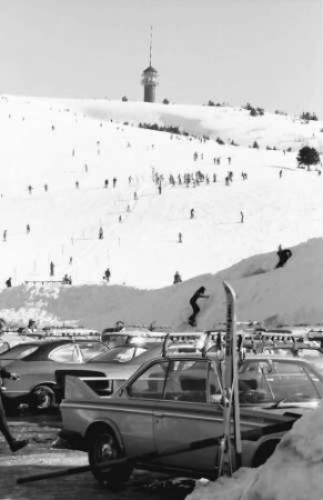 Feldberg: Parkplatz mit Feldberg