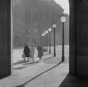 Dresden. Blick entlang der Weißen Gasse zum Rathaus