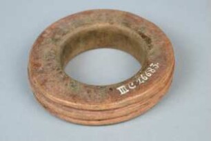 Armring aus Holz