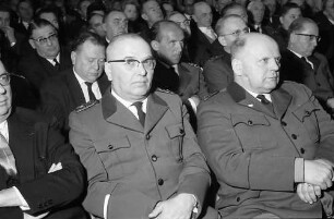 Freiburg: Regierungspräsidium; Verabschiedung Forstpräsident Leonhard; Oberlandforstmeister Seiterle