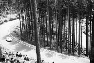 Gießhübel: Schauinslandrennen; Wagen verschiedener Klassen; oberhalb der Gießhübel-Kurve