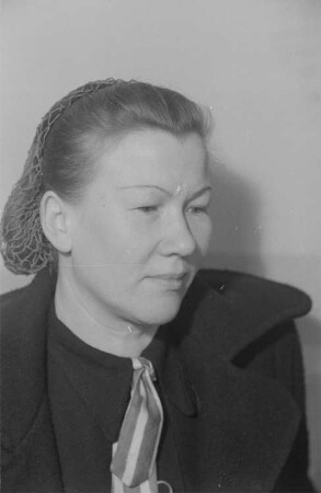 Porträts des Malers Horst Strempel und seiner Frau : Porträt von Erna Strempel