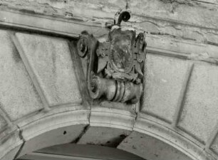 Schlussstein mit Wappenkartusche derer von Schönburg (?)