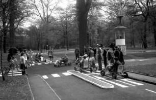 Freiburg: Mösle; Verkehrsübung an Straßenkreuzung