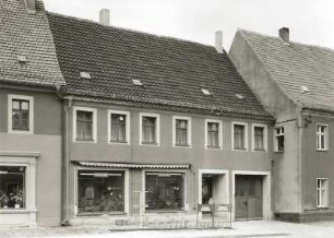 Belgern, Elbstraße 2. Wohnhaus mit Laden (1801/1850). Straßenansicht