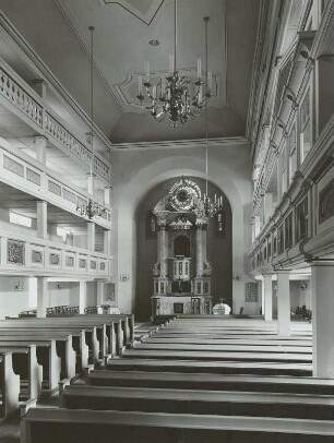 Nossen. Evangelische Stadtkirche, Inneres, Blick nach Osten zum Kanzelaltar