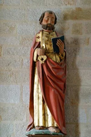 Frankreich. Bretagne. Finistere. Fouesnant. Kirche innen. Naive Statuen im Innenraum