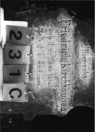 Grabstein 231 (Index: 100093570) Maße HxBxT: 169x49x28 cm Symbolik: Verzierungen Besonderheit: Kindergrab: Grabstein 231C