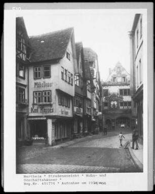 Wohn- und Geschäftshaus Straße