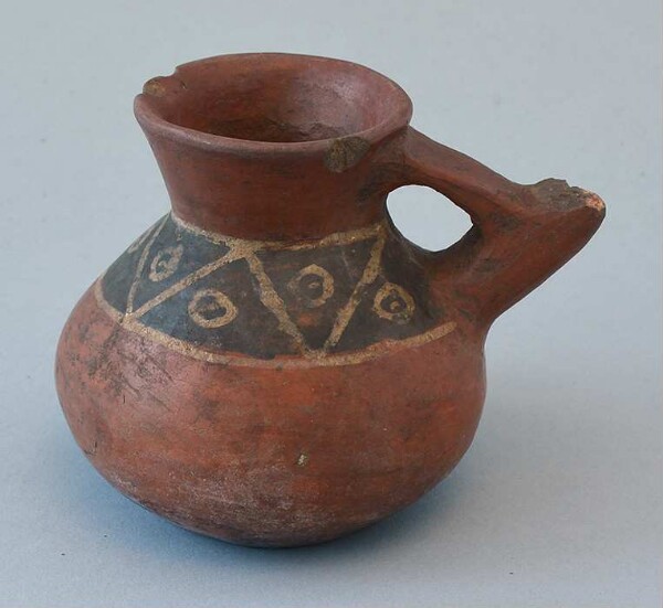 Clay vessel