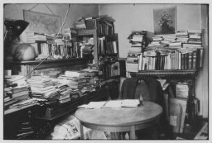 Im Arbeitszimmer des Malers, Grafikers und Kunsttheoretikers Carlfriedrich Claus