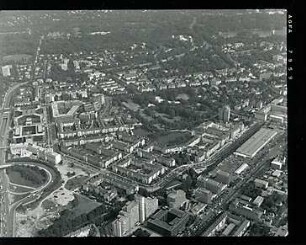 Hansjakob, Gottfried; München - Schwabing, Berliner Str.; Wohnanlage an der Berliner Straße (Schwabinger See) - Luftbild (nach Südosten)