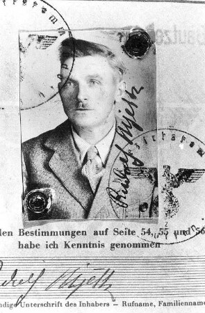 Neschwitz-Zescha. Feldmühle, Rudolf Mjetk, Fotografie aus dem Wehrpass vom 29.11.1943, Repro