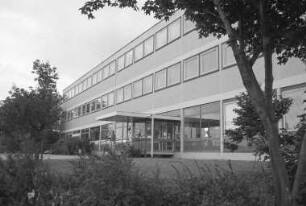 Erweiterung der Rennbuckelschule durch Anbauten im Innenhof und durch einen eingeschossigen Pavillon