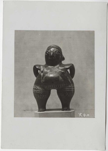 Figurine en terre cuite debout (recto). Collection Guillermo de Heredia.