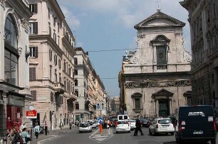 Rom - Via del Tritone : Blick in die Via del Tritone. Aufgenommen in Rom im April 2004