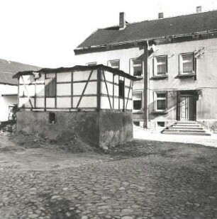 Markkleeberg-Wachau, Rosa-Luxemburg-Straße 9. Gehöft. Wohnhaus und Taubenhaus